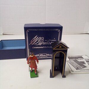 Britains Ceremonial Collection Sentry Box Beefeater Soldier Metal #00088